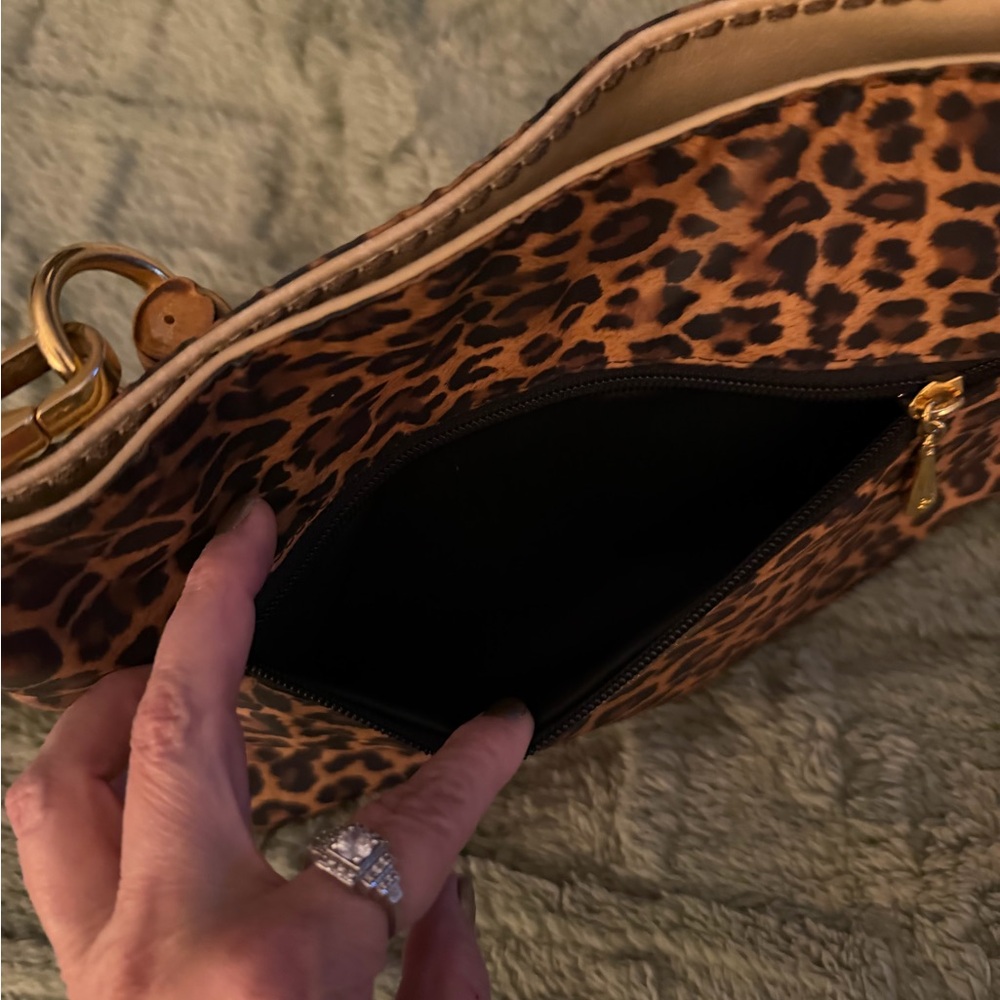Plineo Visona Leopard Print Handbag with Bamboo Handle - Picture 5 of 10